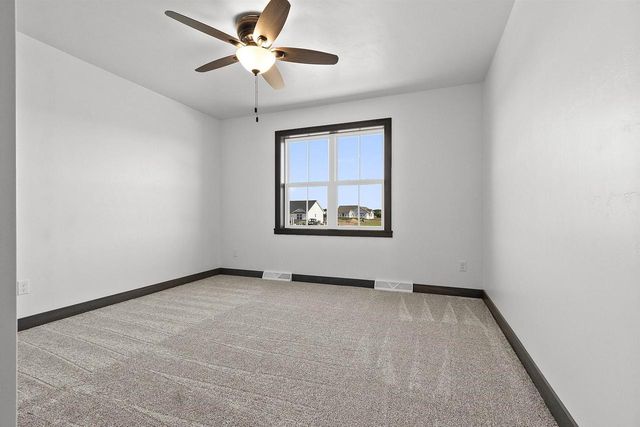 2722 WESTLINE ROAD, Suamico, WI 54313