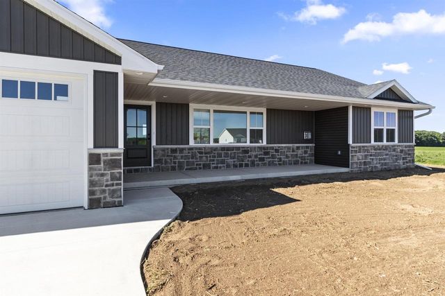 2722 WESTLINE ROAD, Suamico, WI 54313