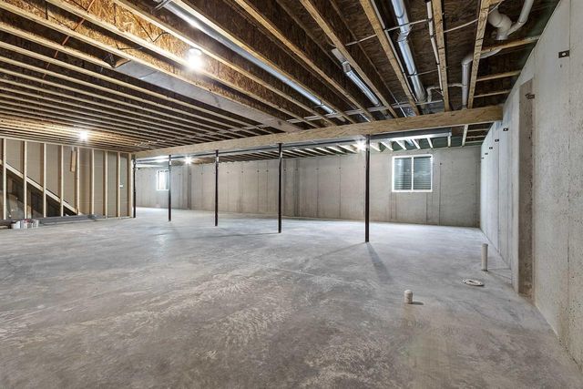 2722 WESTLINE ROAD, Suamico, WI 54313