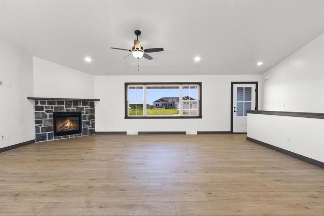 2722 WESTLINE ROAD, Suamico, WI 54313