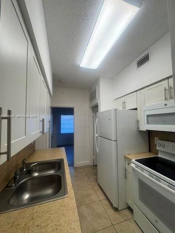 18336 NW 68th Avenue C, Hialeah, FL 33015
