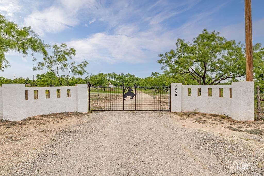 Image 1 of property listing at 8758 Hwy 67, San Angelo, TX 76905