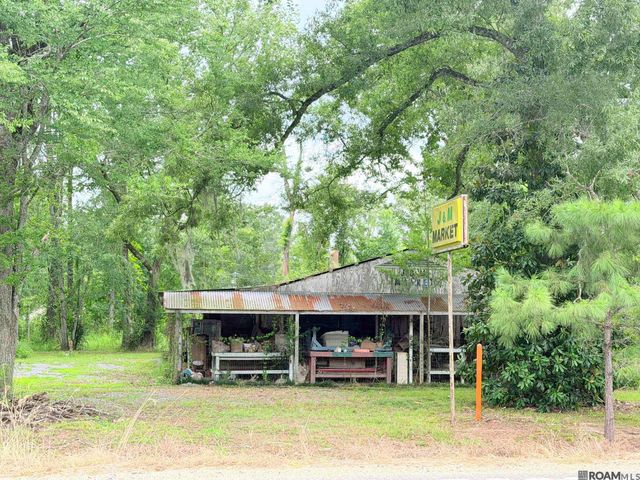 18210 S Highway 16, Port Vincent, LA 70726