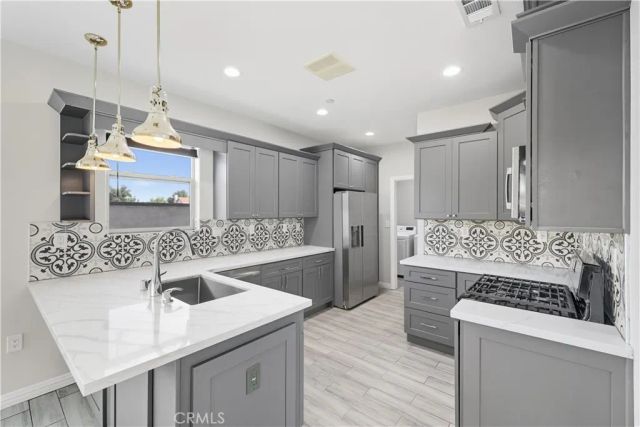 1450 W 11th St, Pomona, CA 91766