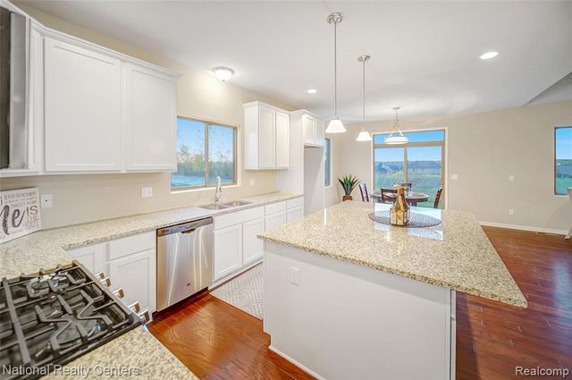 5548 Morgan Lake Drive, Clarkston, MI 48348