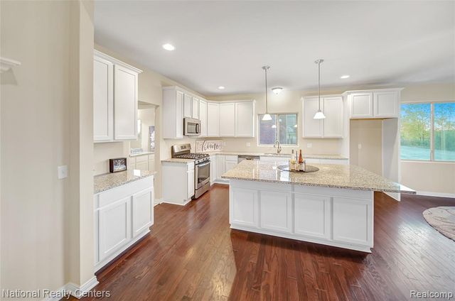 5548 Morgan Lake Drive, Clarkston, MI 48348