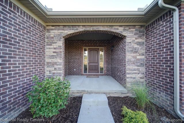 5548 Morgan Lake Drive, Clarkston, MI 48348