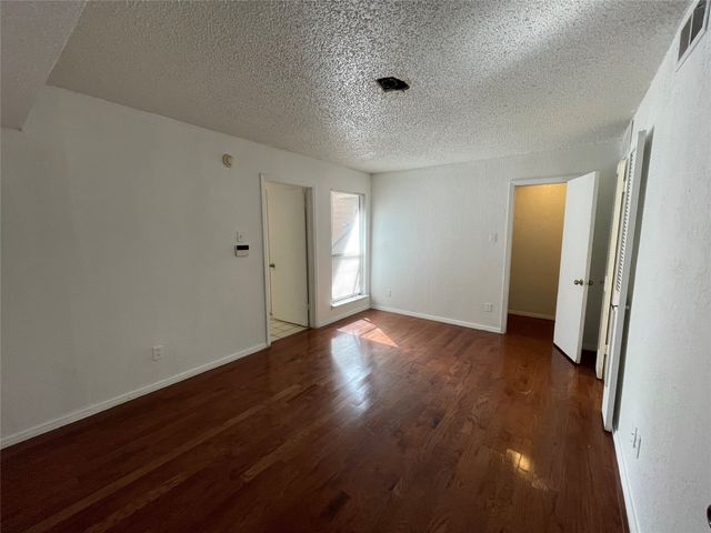 9811 Walnut Street F-207, Dallas, TX 75243