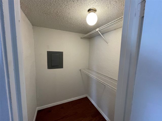 9811 Walnut Street F-207, Dallas, TX 75243