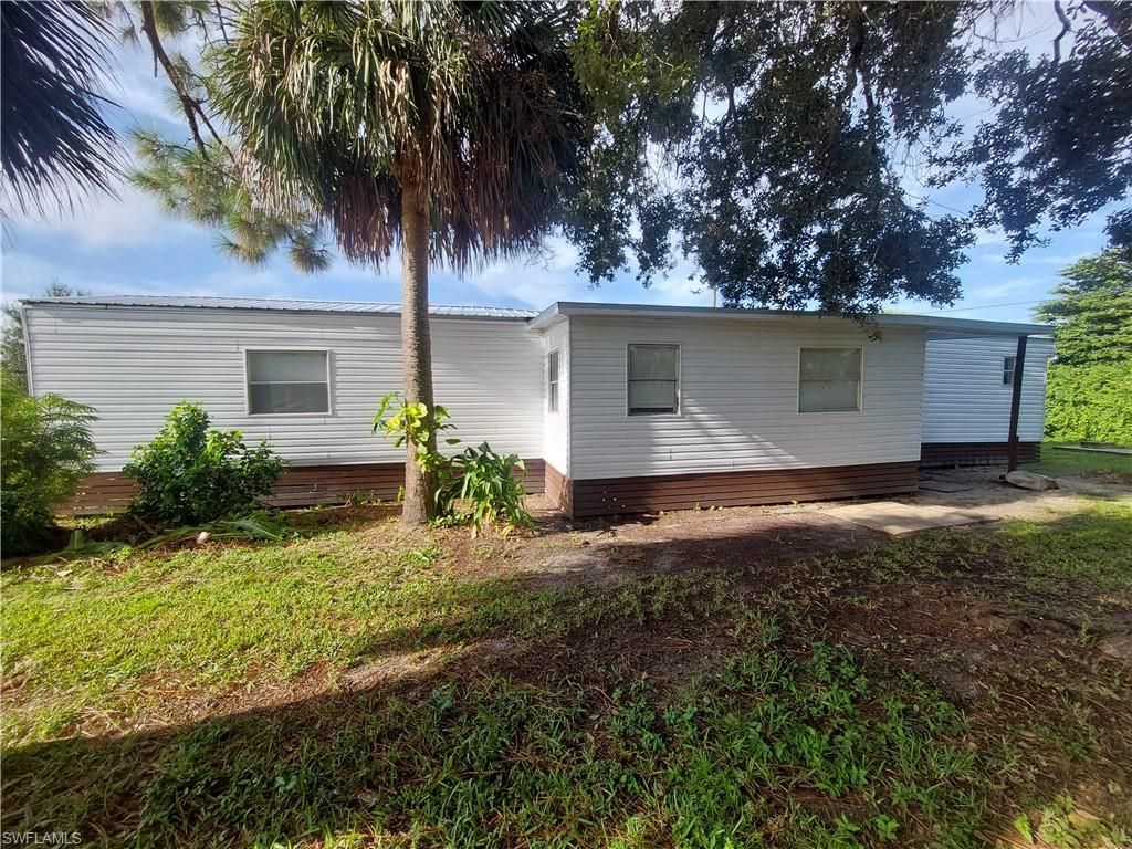 8386 Tolles DR, NORTH FORT MYERS, FL 33917 — exterior
