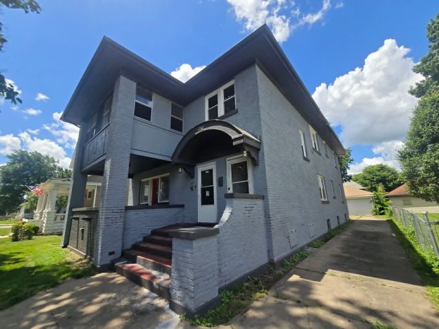 1721 S 5th Street, Rockford, IL 61104