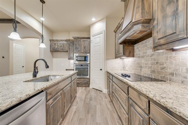 451 Holmes Avenue, Waxahachie, TX 75167