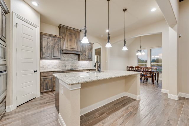 451 Holmes Avenue, Waxahachie, TX 75167