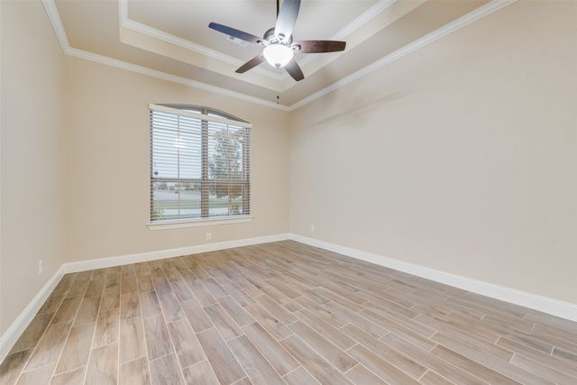 451 Holmes Avenue, Waxahachie, TX 75167