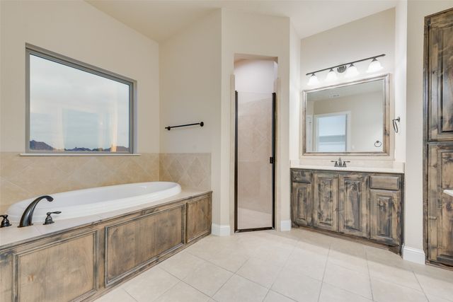 451 Holmes Avenue, Waxahachie, TX 75167