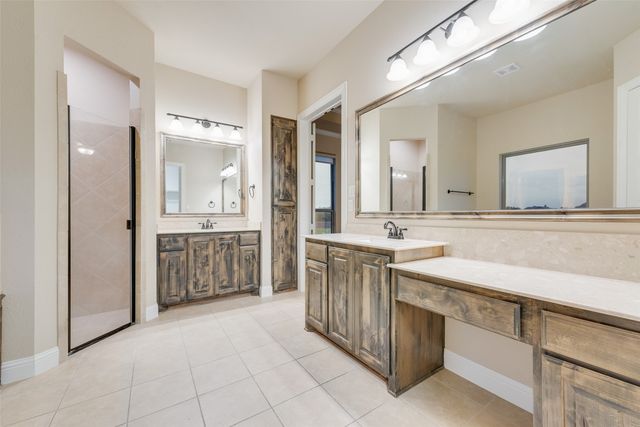 451 Holmes Avenue, Waxahachie, TX 75167