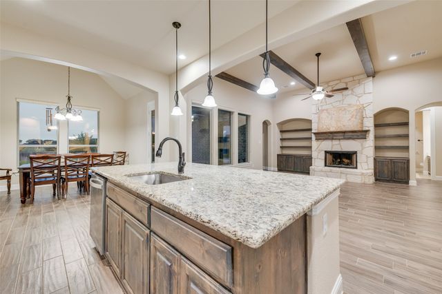 451 Holmes Avenue, Waxahachie, TX 75167
