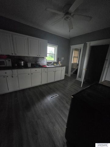 2871 Maple Street, Omaha, NE 68111