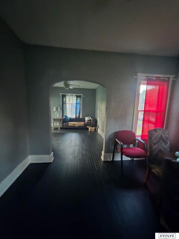 2871 Maple Street, Omaha, NE 68111