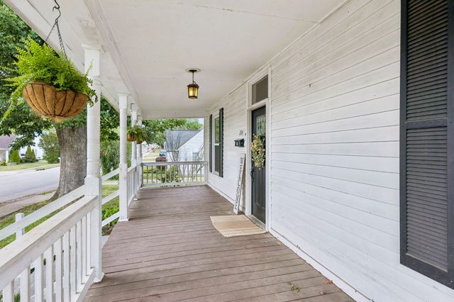 204 Jefferson Ave, E, Carthage, TN 37030