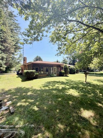 10483 Elms Road, Montrose Twp, MI 48457