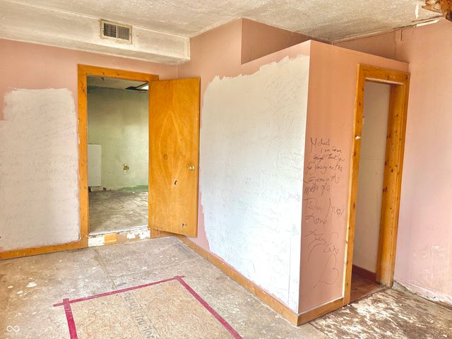 2633 N Layman Avenue, Indianapolis, IN 46218