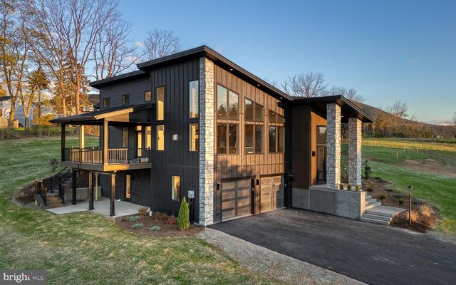 315 FARMHILL DR, State College, PA 16801