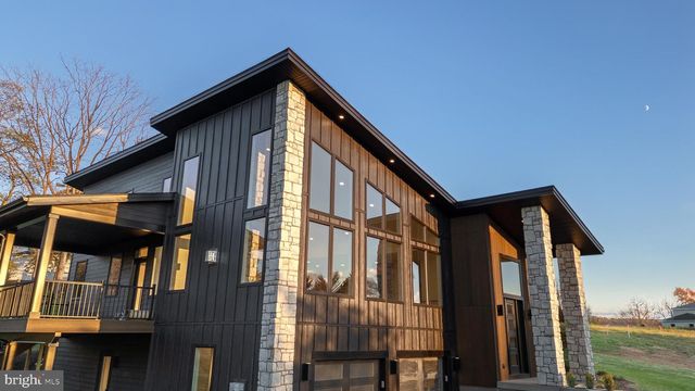 315 FARMHILL DR, State College, PA 16801