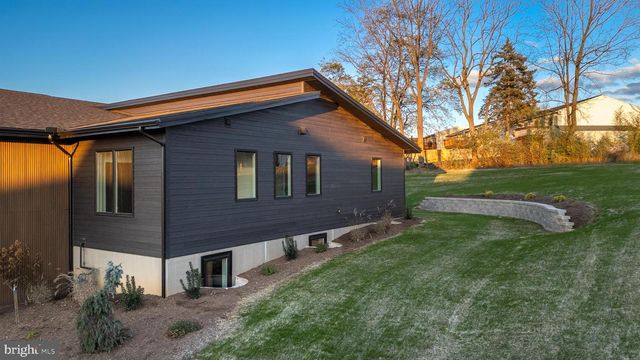 315 FARMHILL DR, State College, PA 16801