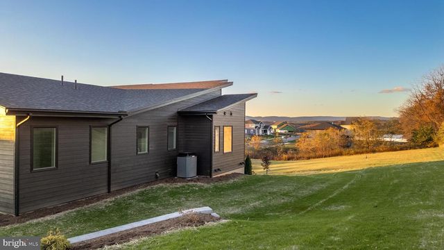 315 FARMHILL DR, State College, PA 16801