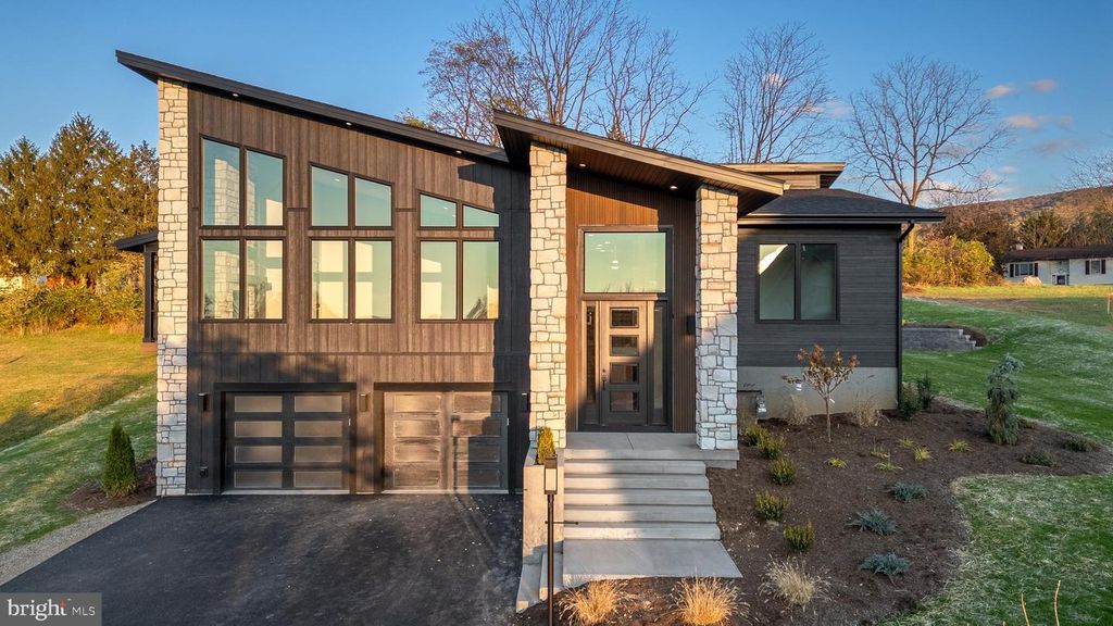 315 FARMHILL DR, State College, PA 16801