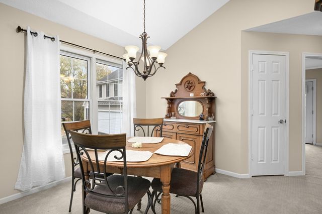 8950 Knollwood Drive, Eden Prairie, MN 55347