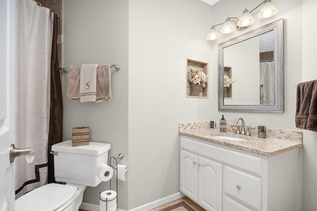 8950 Knollwood Drive, Eden Prairie, MN 55347