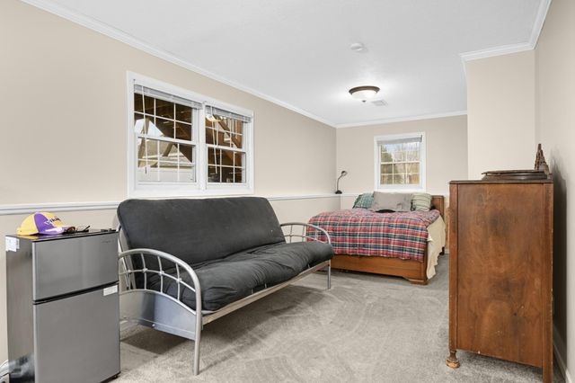 8950 Knollwood Drive, Eden Prairie, MN 55347