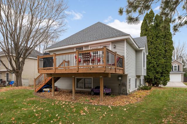 8950 Knollwood Drive, Eden Prairie, MN 55347