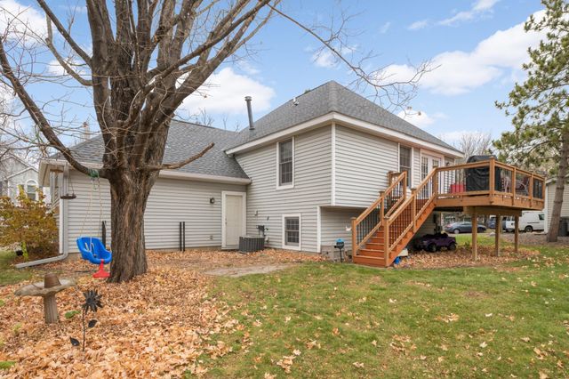 8950 Knollwood Drive, Eden Prairie, MN 55347