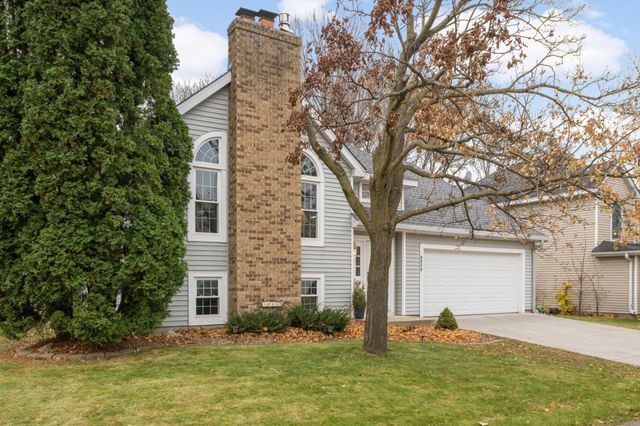 8950 Knollwood Drive, Eden Prairie, MN 55347