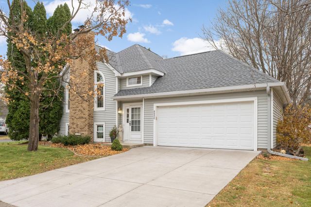 8950 Knollwood Drive, Eden Prairie, MN 55347