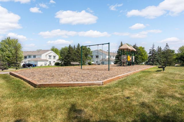 8950 Knollwood Drive, Eden Prairie, MN 55347