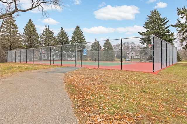 8950 Knollwood Drive, Eden Prairie, MN 55347