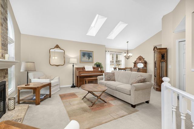 8950 Knollwood Drive, Eden Prairie, MN 55347