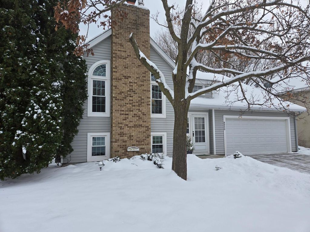 8950 Knollwood Drive, Eden Prairie, MN 55347