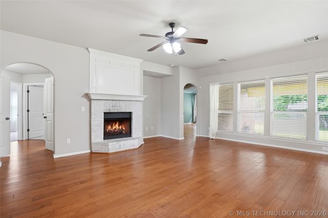 11720 S Vine Street, Jenks, OK 74037