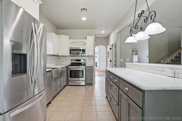 11720 S Vine Street, Jenks, OK 74037