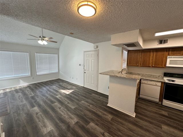 2301 Basil Drive F212, Arlington, TX 76006