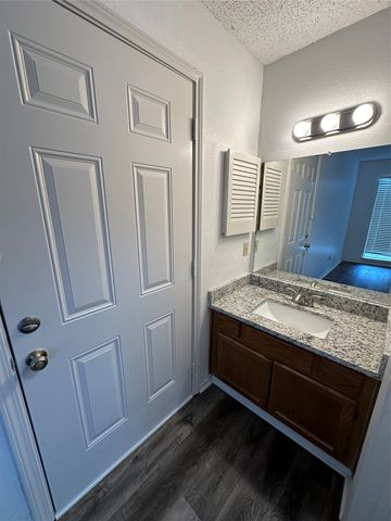 2301 Basil Drive F212, Arlington, TX 76006