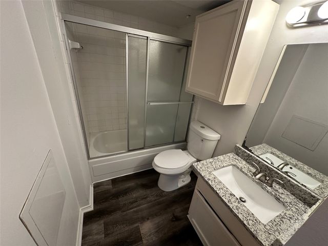 2301 Basil Drive F212, Arlington, TX 76006