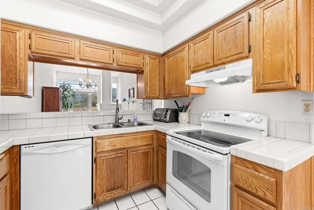 29665 Castle Creek Ln, Escondido, CA 92026