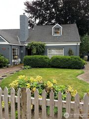 221 E 3rd Street, North Bend, WA 98045