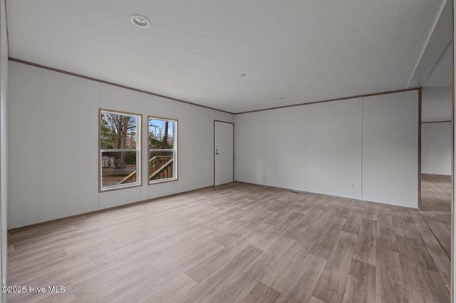 106 Lynnwayne Circle, Havelock, NC 28532